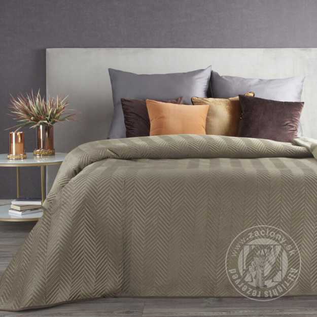 Zamatový prehoz na posteľ SOFIA 200x220 cm hnedý