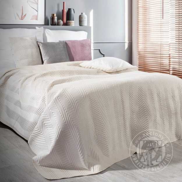 Zamatový prehoz na posteľ SOFIA 200x220 cm krémový