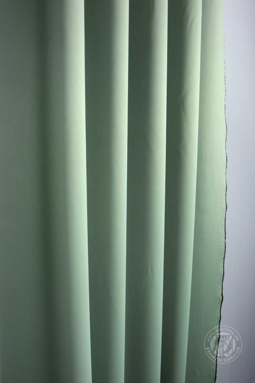 Záves BlackOut 147 mätový