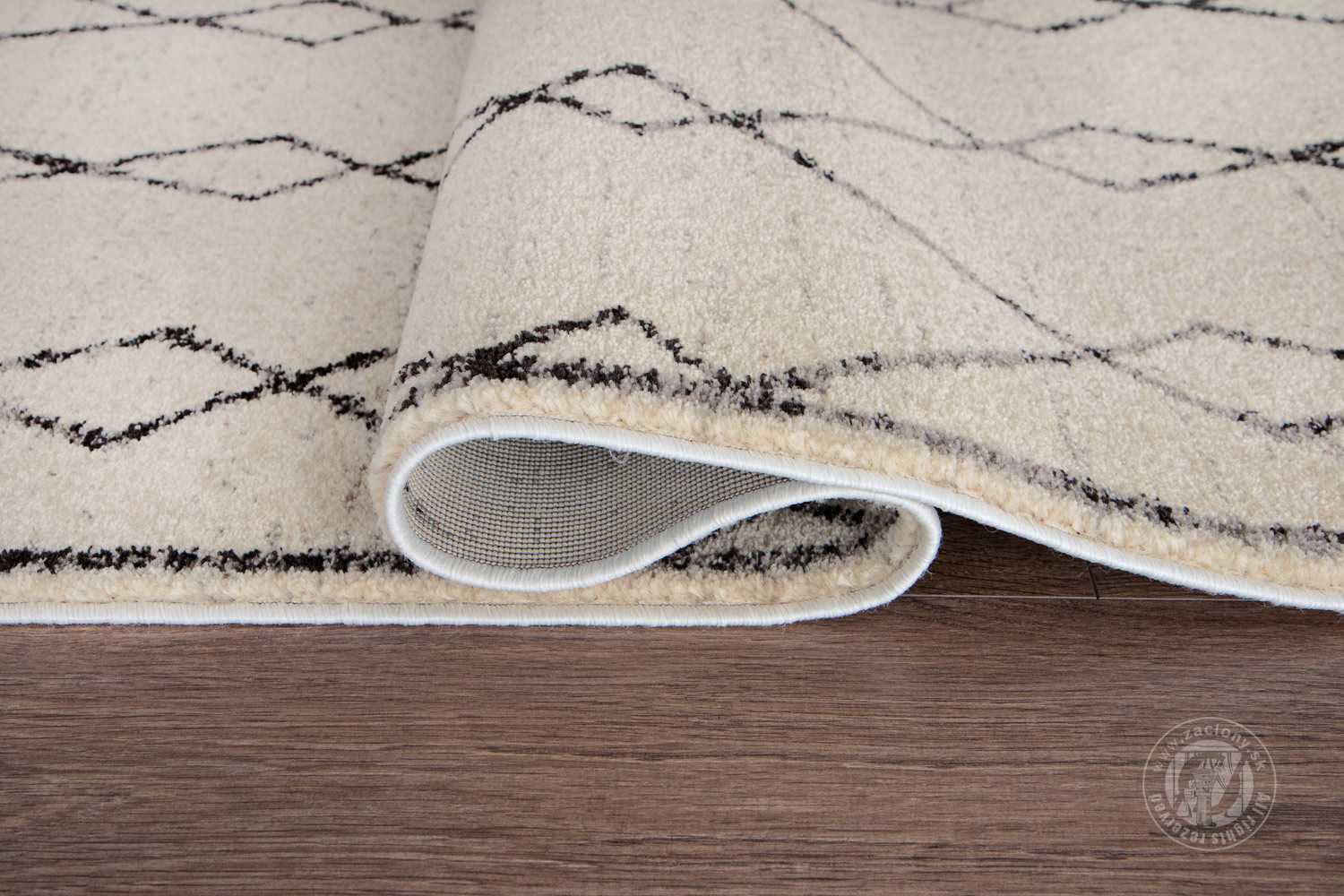 Kusový koberec Canyon 26602/260