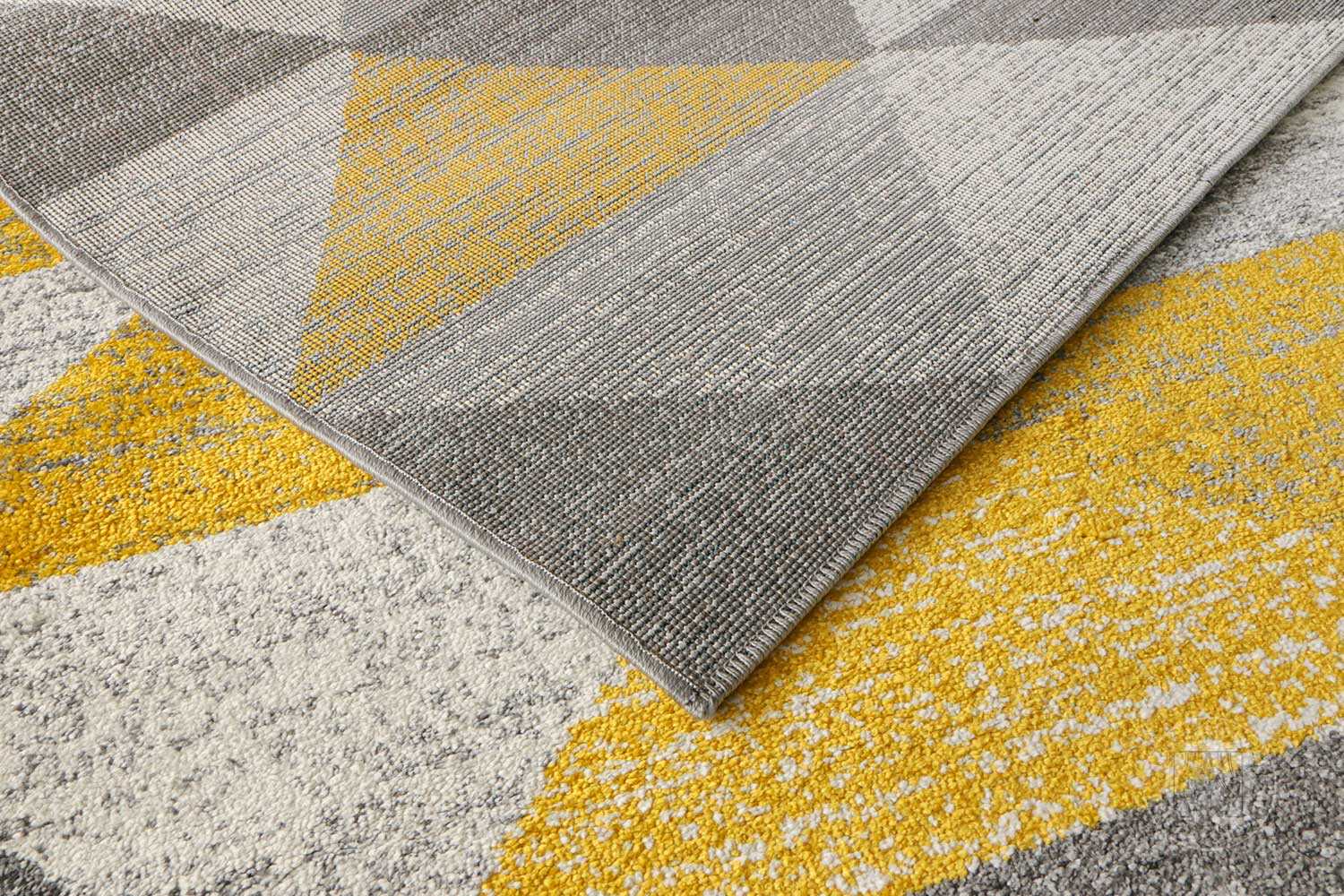 Kusový koberec Calderon 1530A Yellow