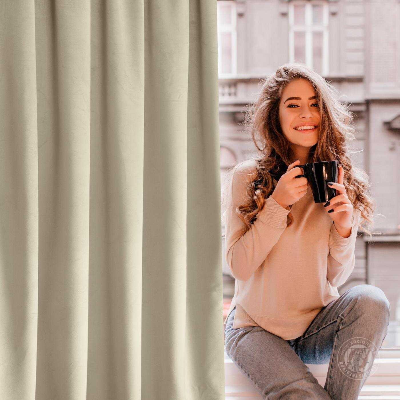 Záves ROSA na krúžkoch béžový 140x250cm