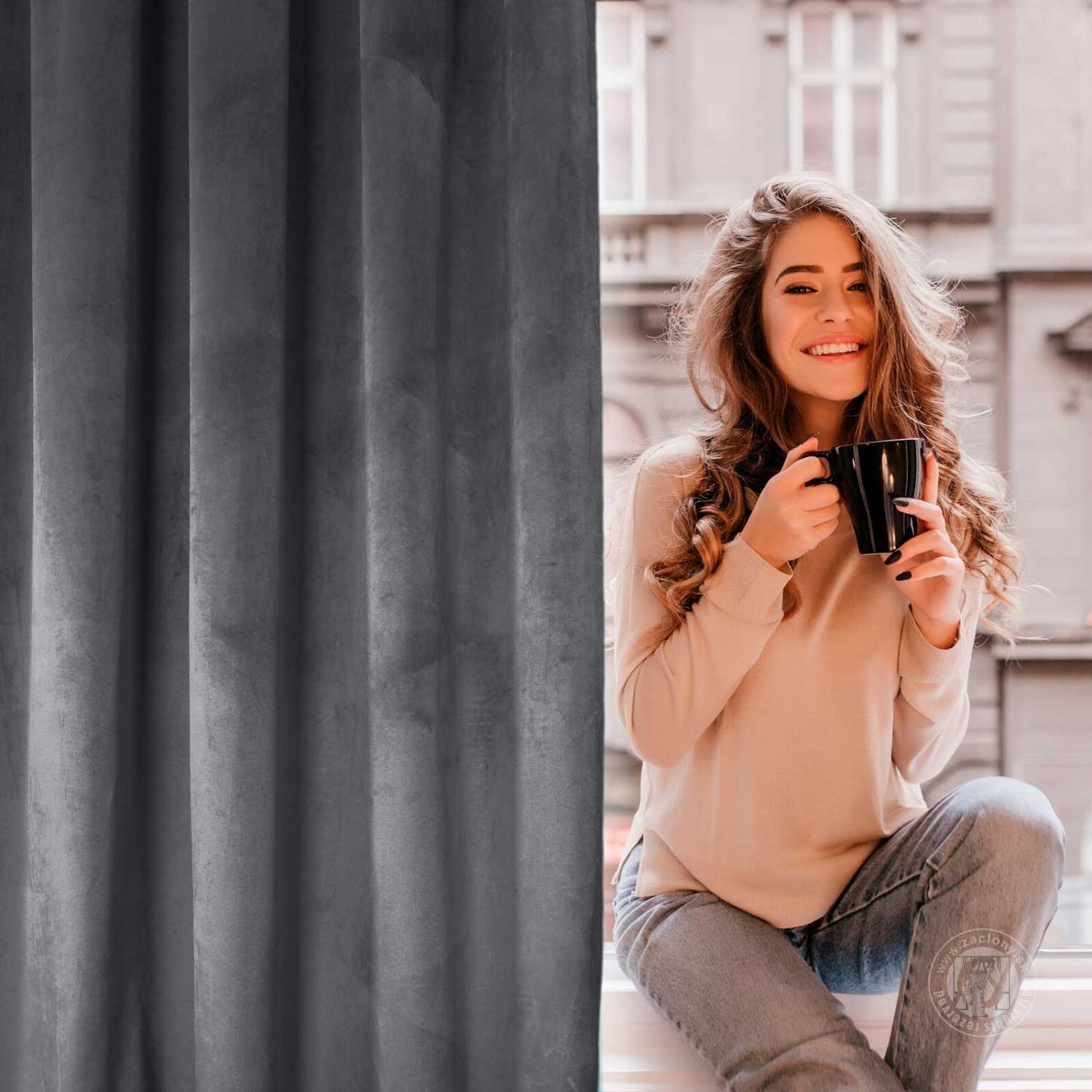 Záves ROSA na krúžkoch grafitový 140x250cm