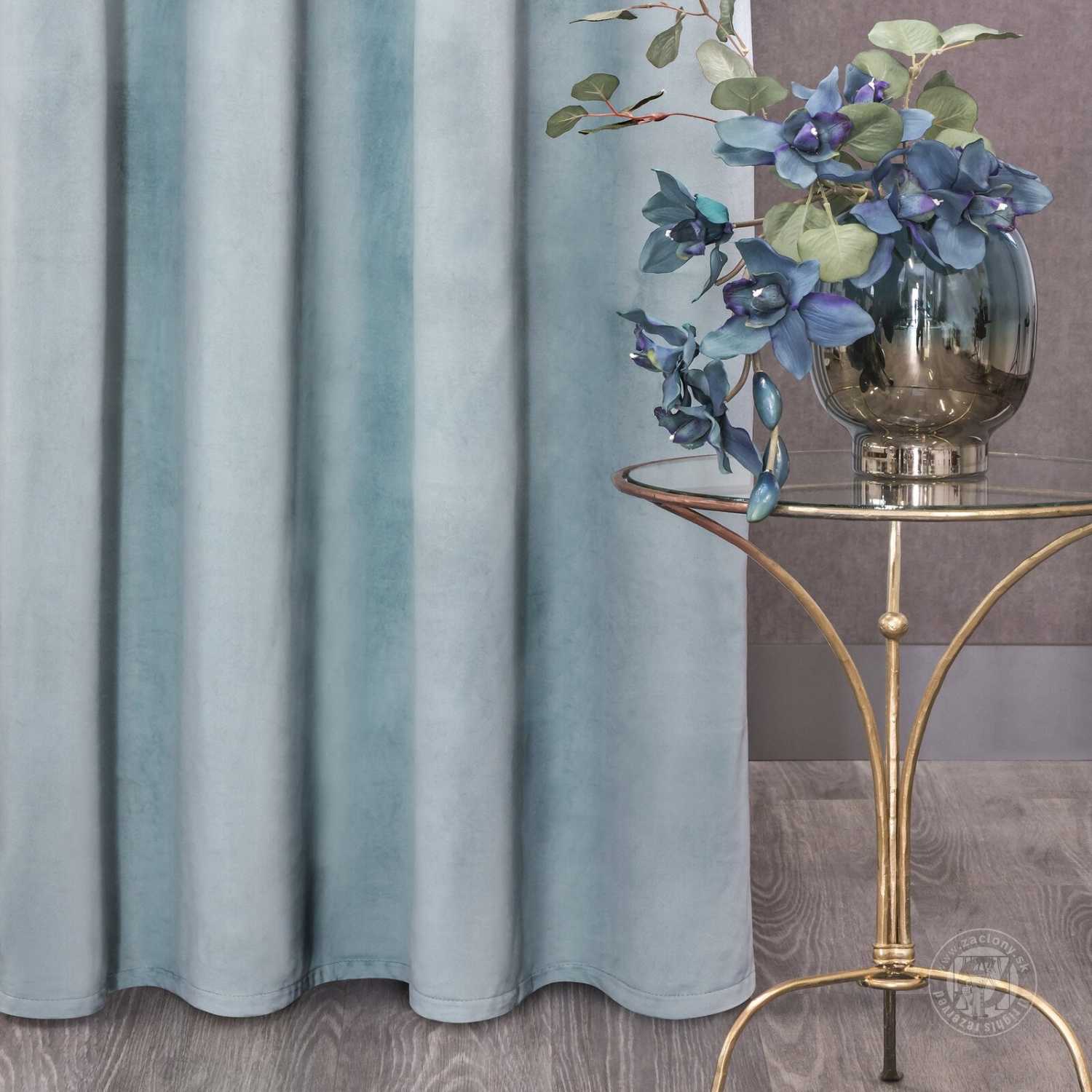 Záves ROSA na krúžkoch svetlomodrý 140x250cm