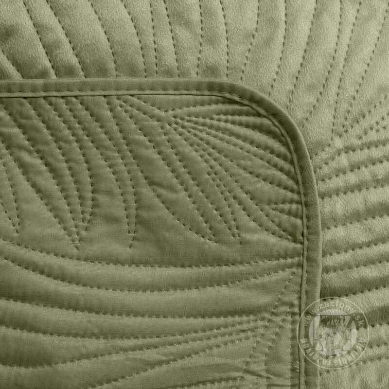 Zamatový prehoz na posteľ LUIZ4 170x210cm svetlozelený