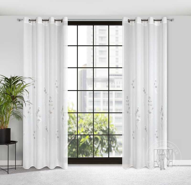 Záclona ISABEL na krúžkoch biela s kvetinovým vzorom 140x250cm