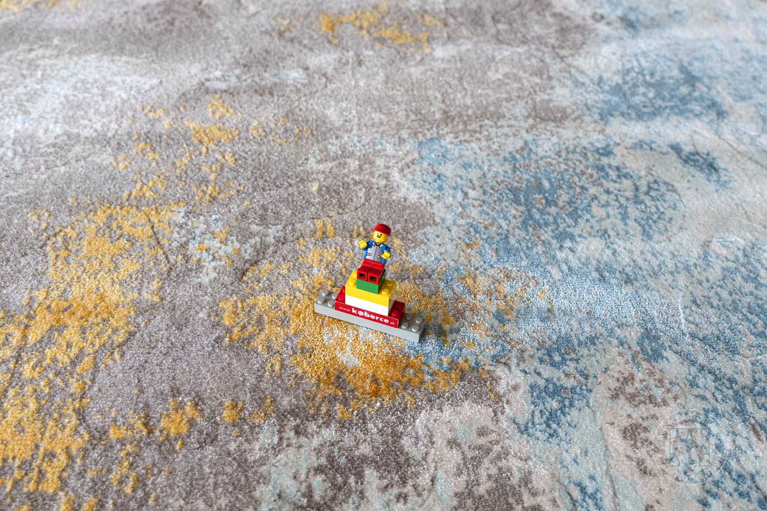 Kusový koberec BLOOM 466 040/AK991