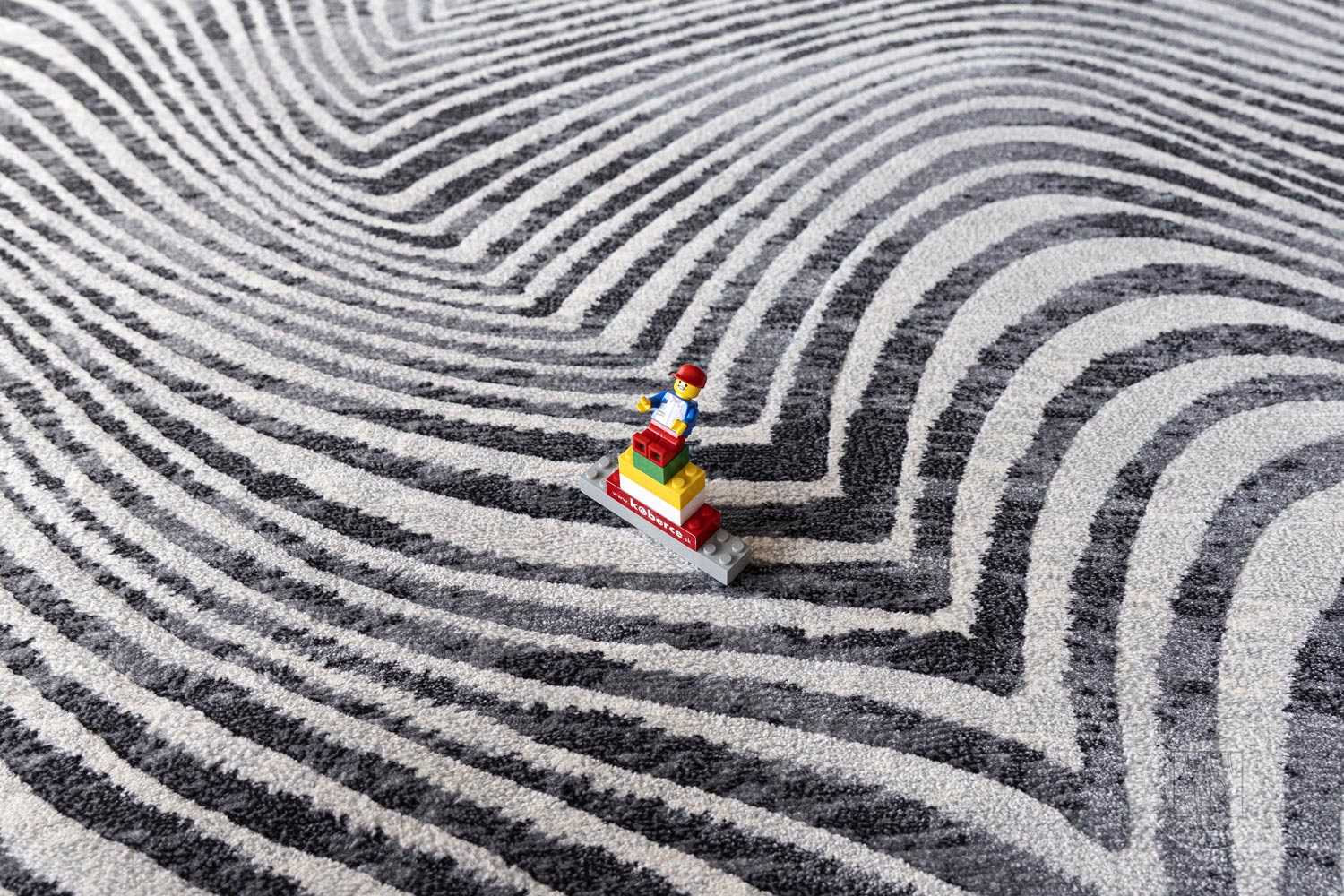 Kusový koberec ARGENTUM 63738/7696