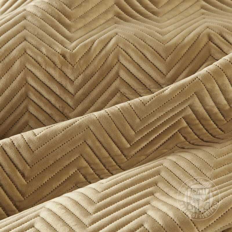 Zamatový prehoz na posteľ SOFIA 230x260 cm medový