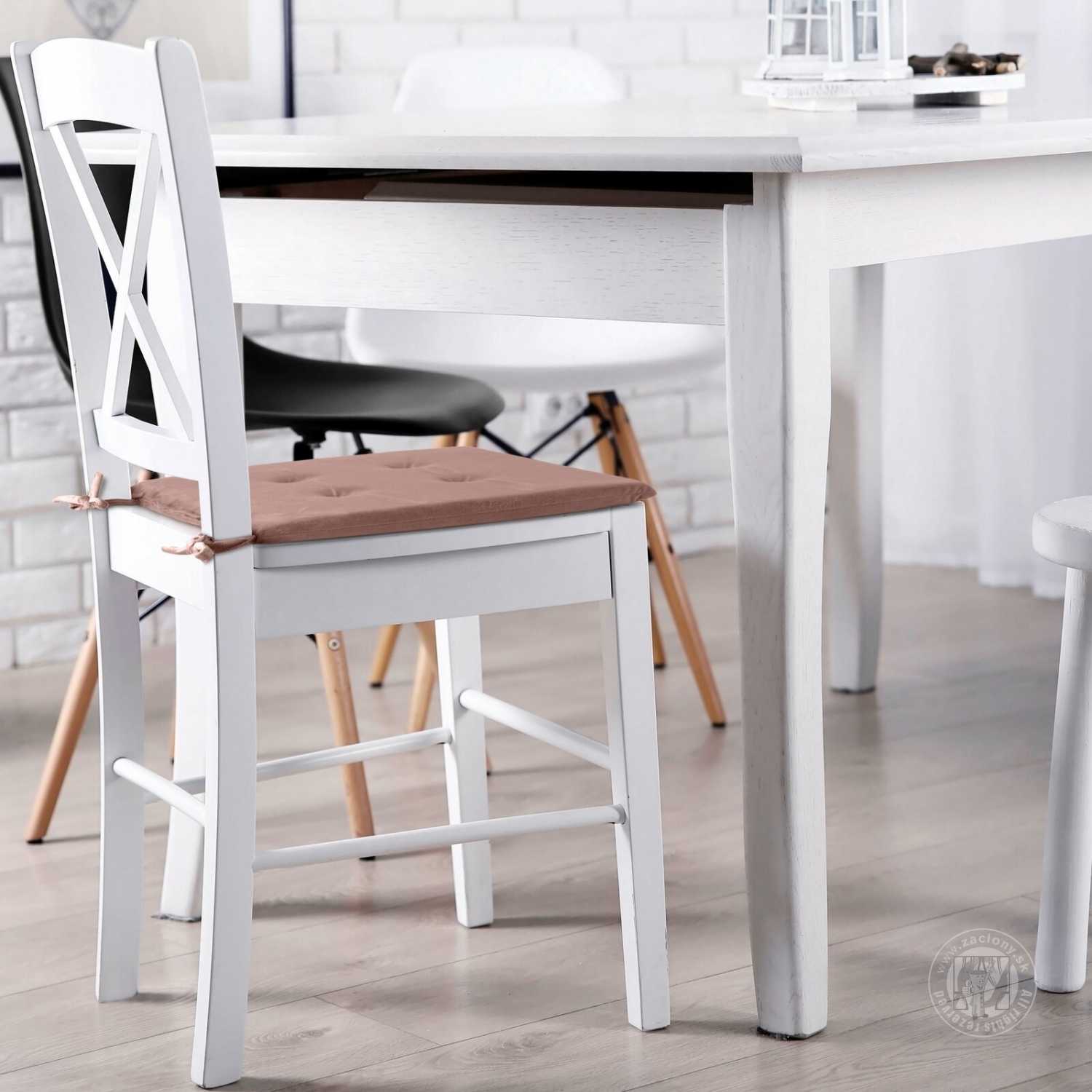 Podsedák GAJA 40x40 cm tmavoružový