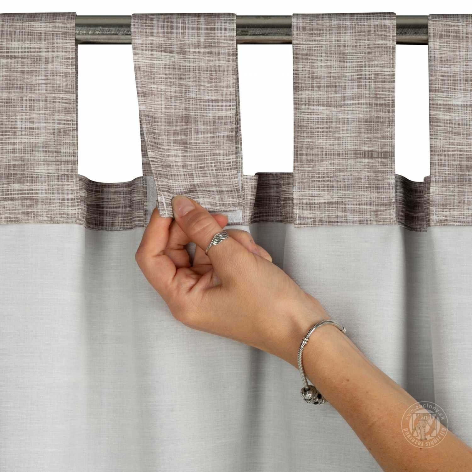 Záves na terasu GARDEN10 na pútkach 155x200 cm hnedý