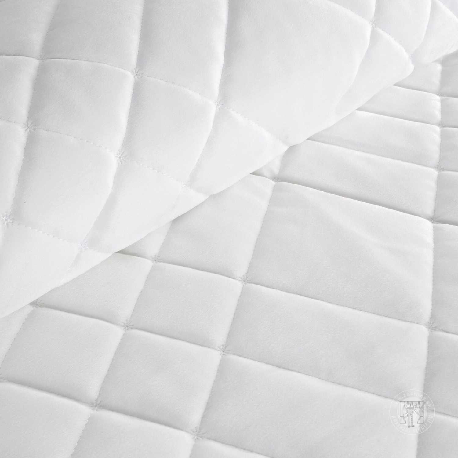 Zamatový prehoz na posteľ RIA6 220x240 cm biely