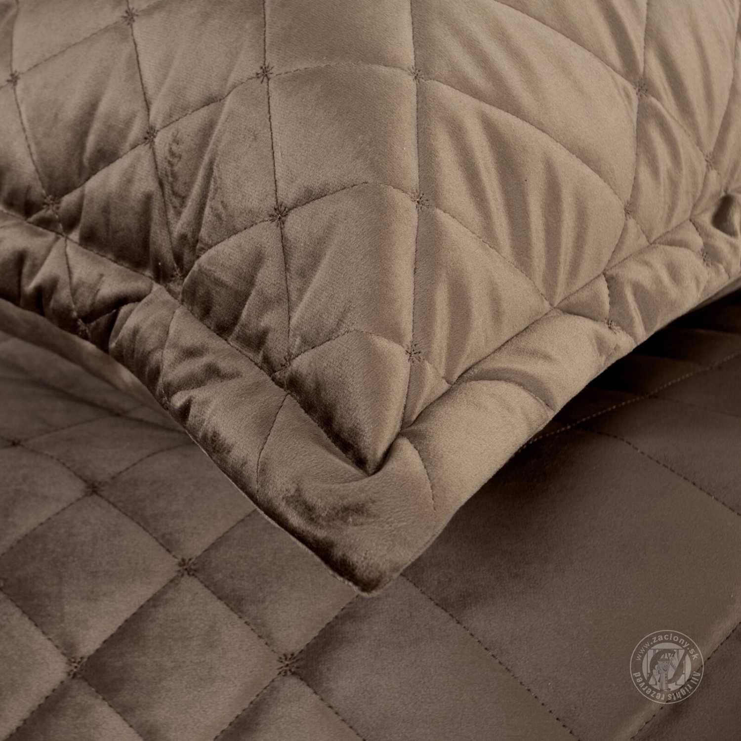 Zamatový prehoz na posteľ RIA6 170x210 cm hnedý