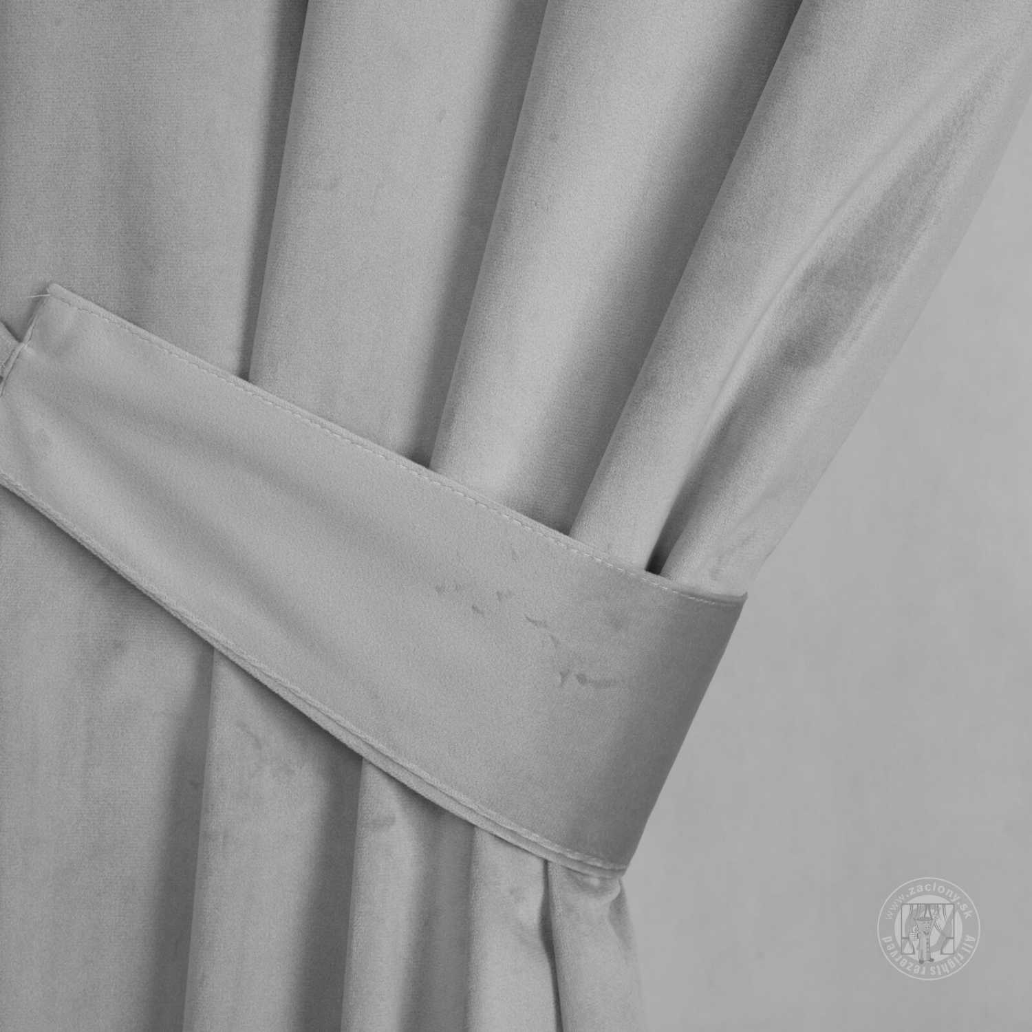 Záves CARMEN na krúžkoch s úchytkou 140x270 cm sivý