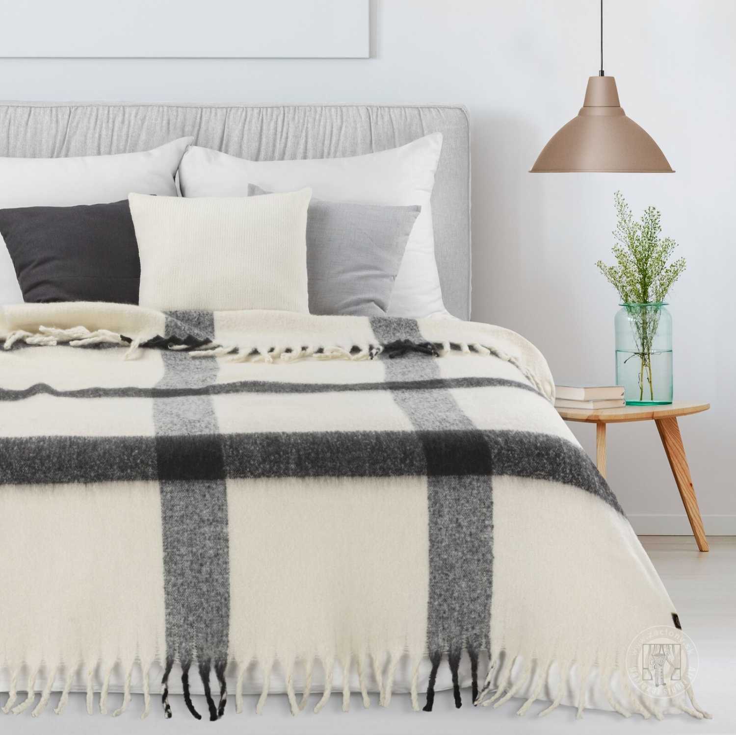 Deka so strapcami MOHER 130x170cm čierna/krémová