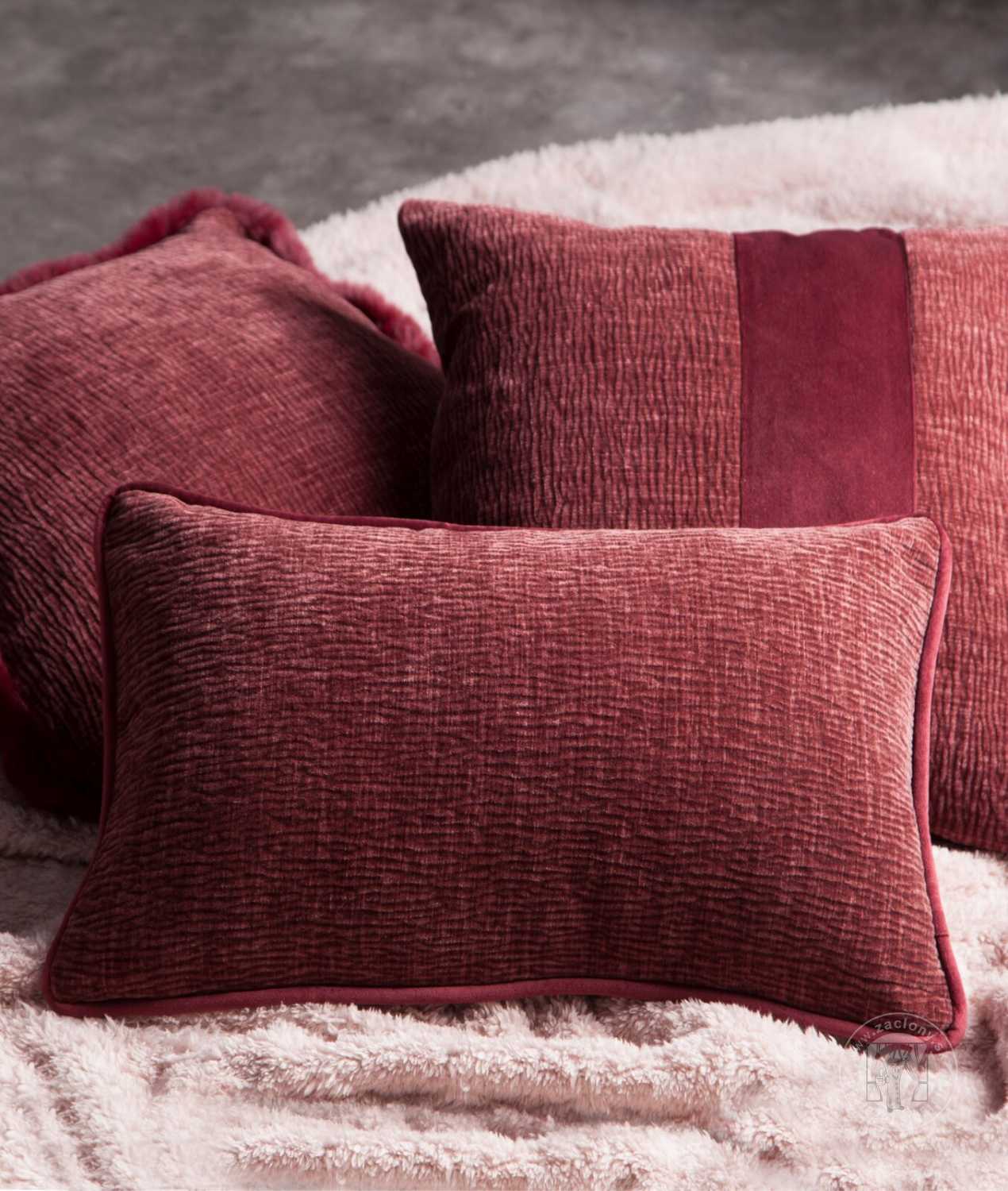  Obliečka na vankúš ROSI 30x50cm bordová