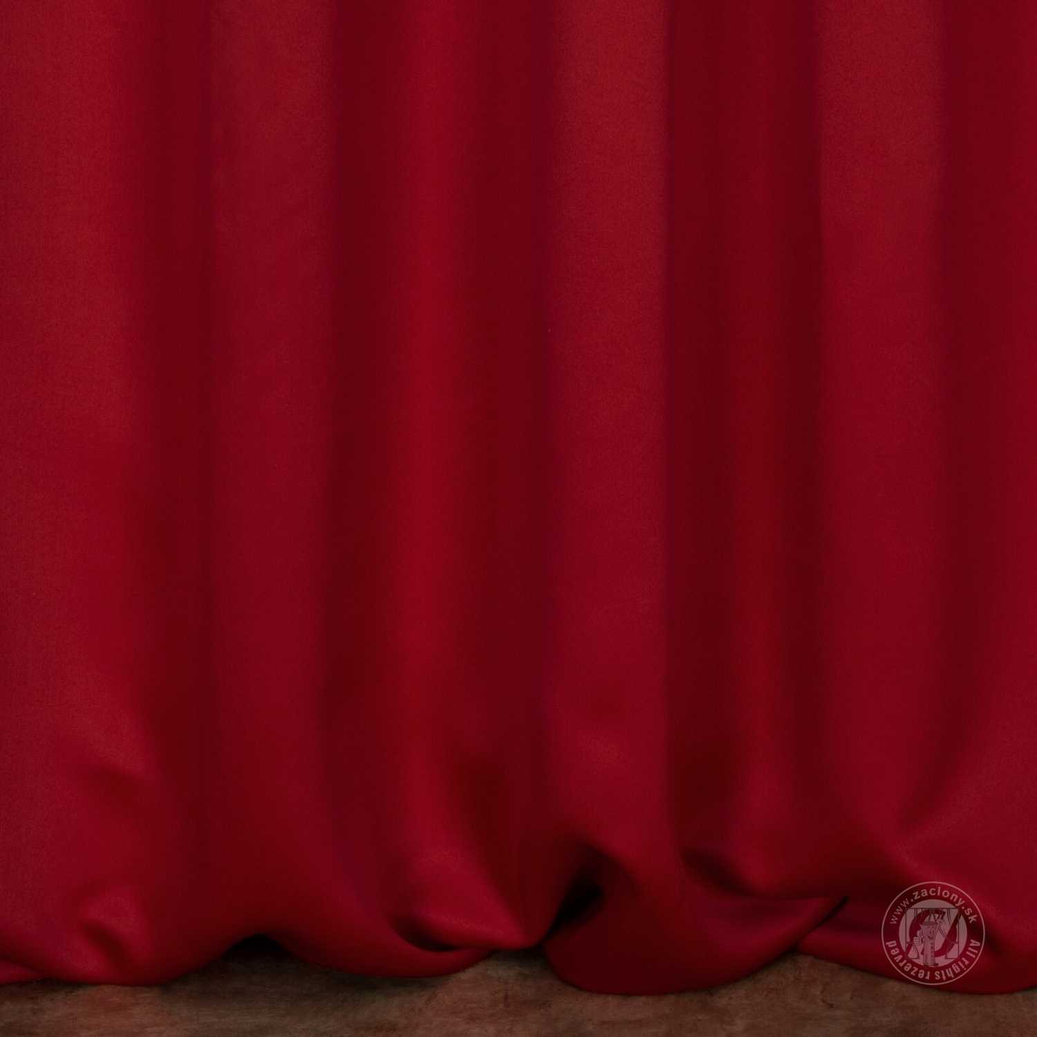 Záves BLACKOUT na krúžkoch 135x250cm červený