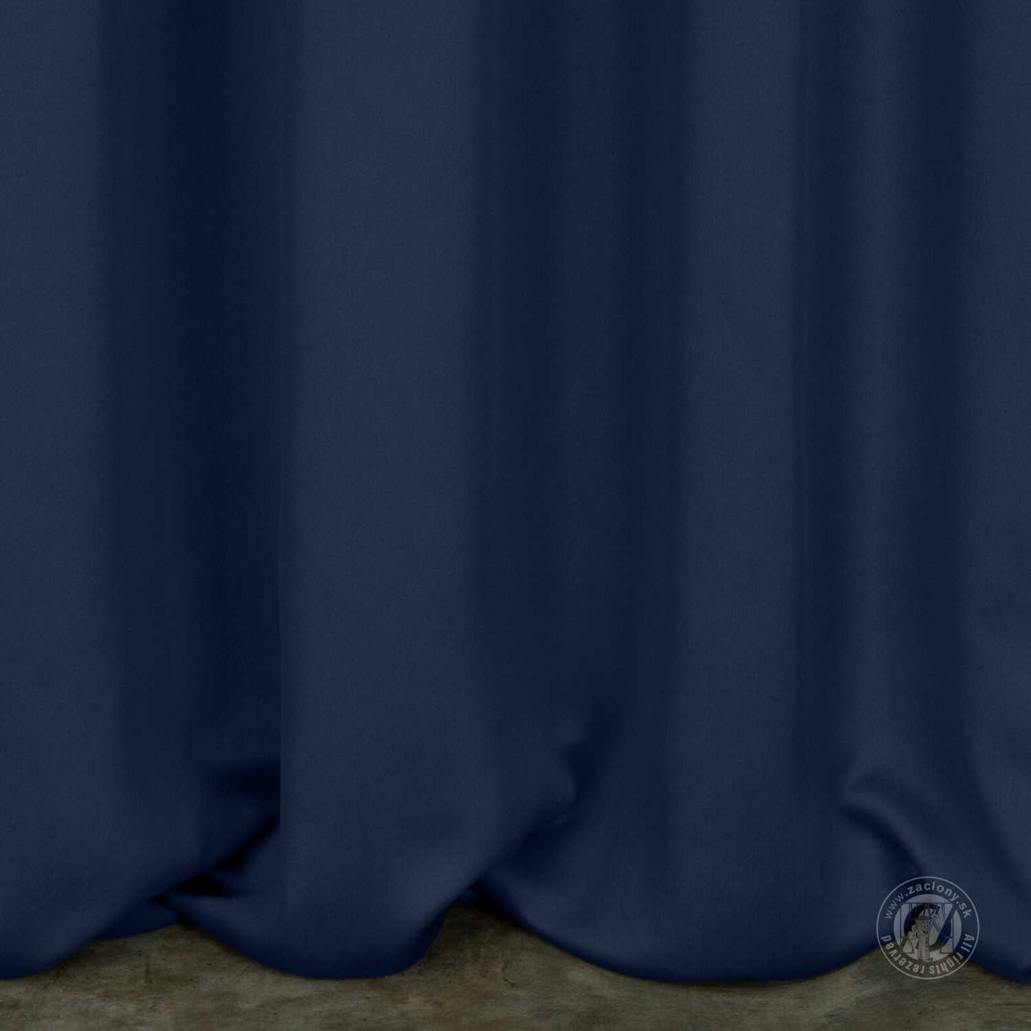 Záves BLACKOUT na krúžkoch 135x250cm granátový