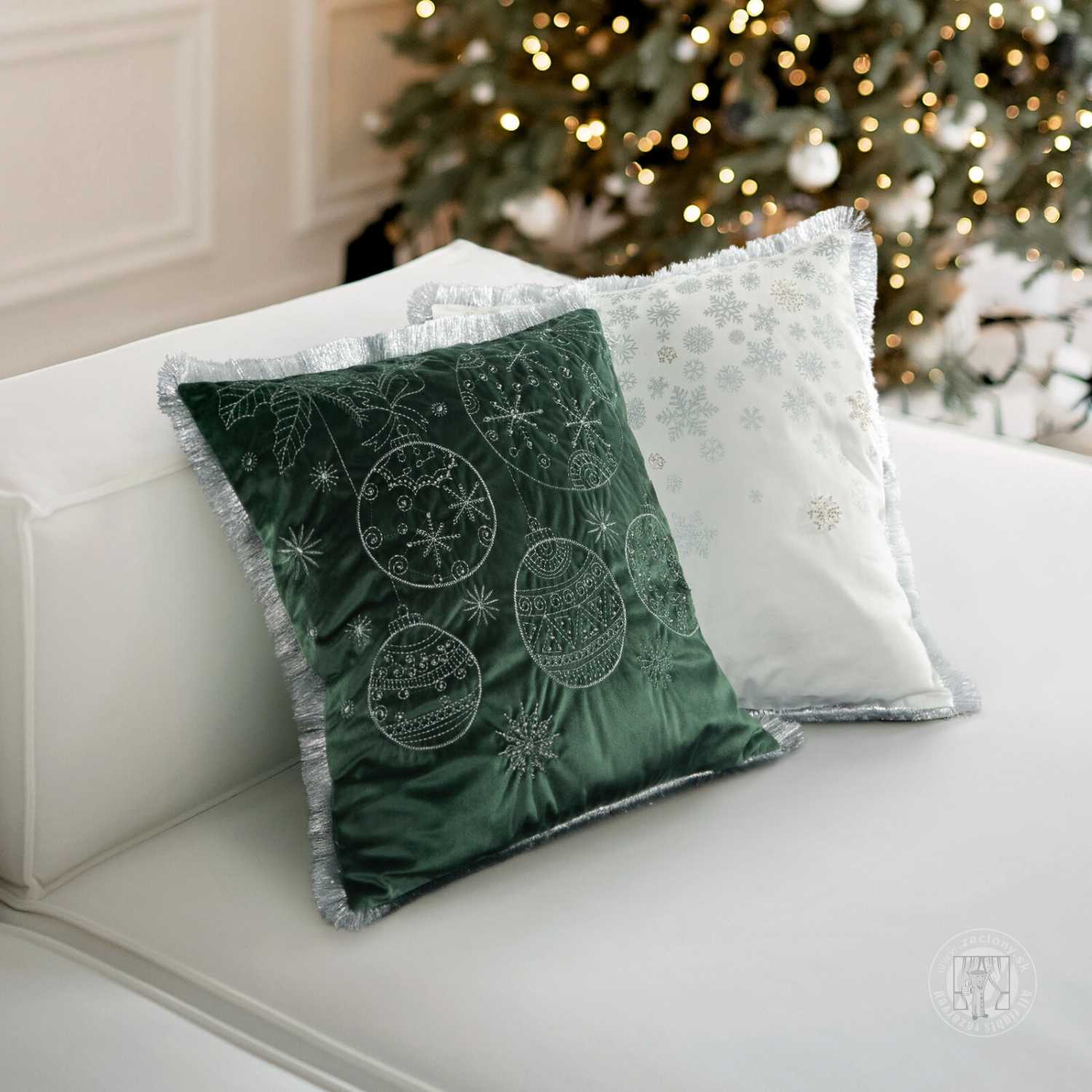 Vianočná obliečka na vankúš s výšivkou 45x45cm zelená/strieborná