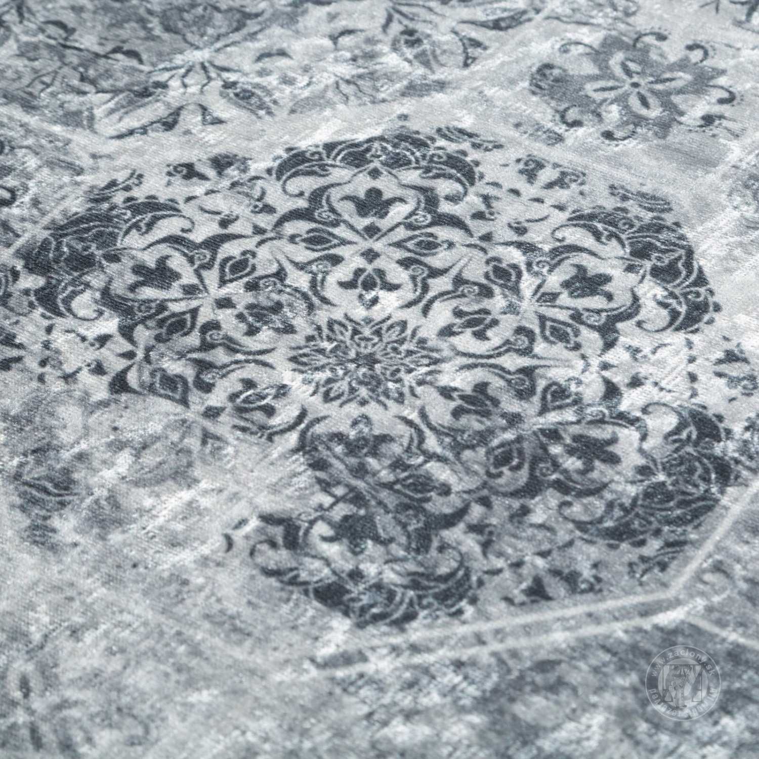 Kusový koberec LOTUS7 strieborný