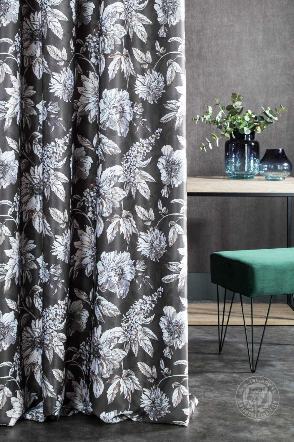 Zatemňovací záves 16591 kvetovaný grafitový/biely, 295cm