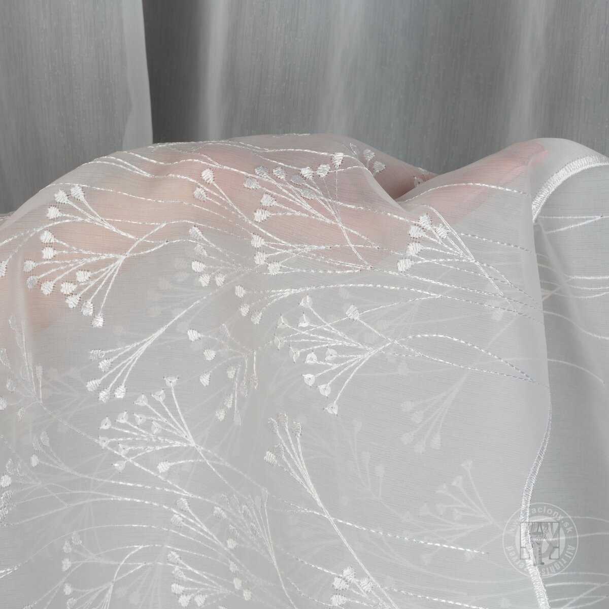 Záclona metráž 33593 biela H114