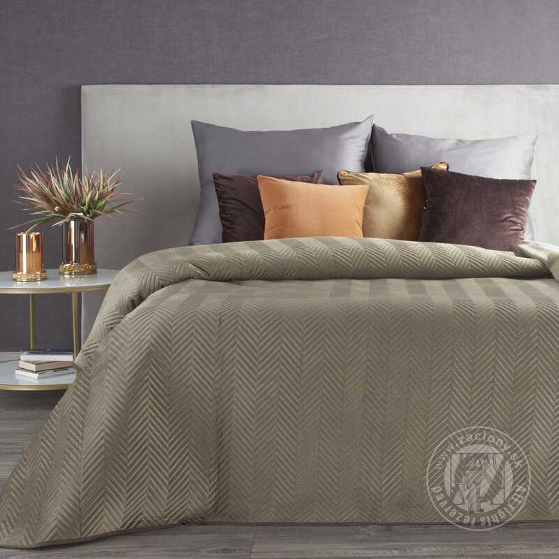 Zamatový prehoz na posteľ SOFIA 200x220 cm hnedý