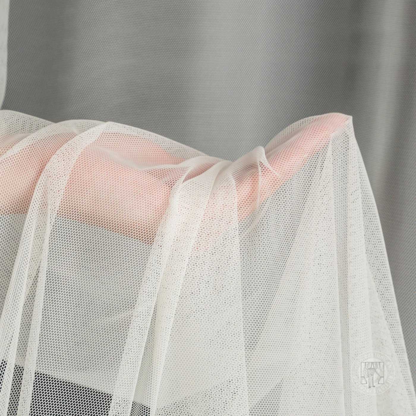 Záclona metráž TULGREK krémová, 300cm