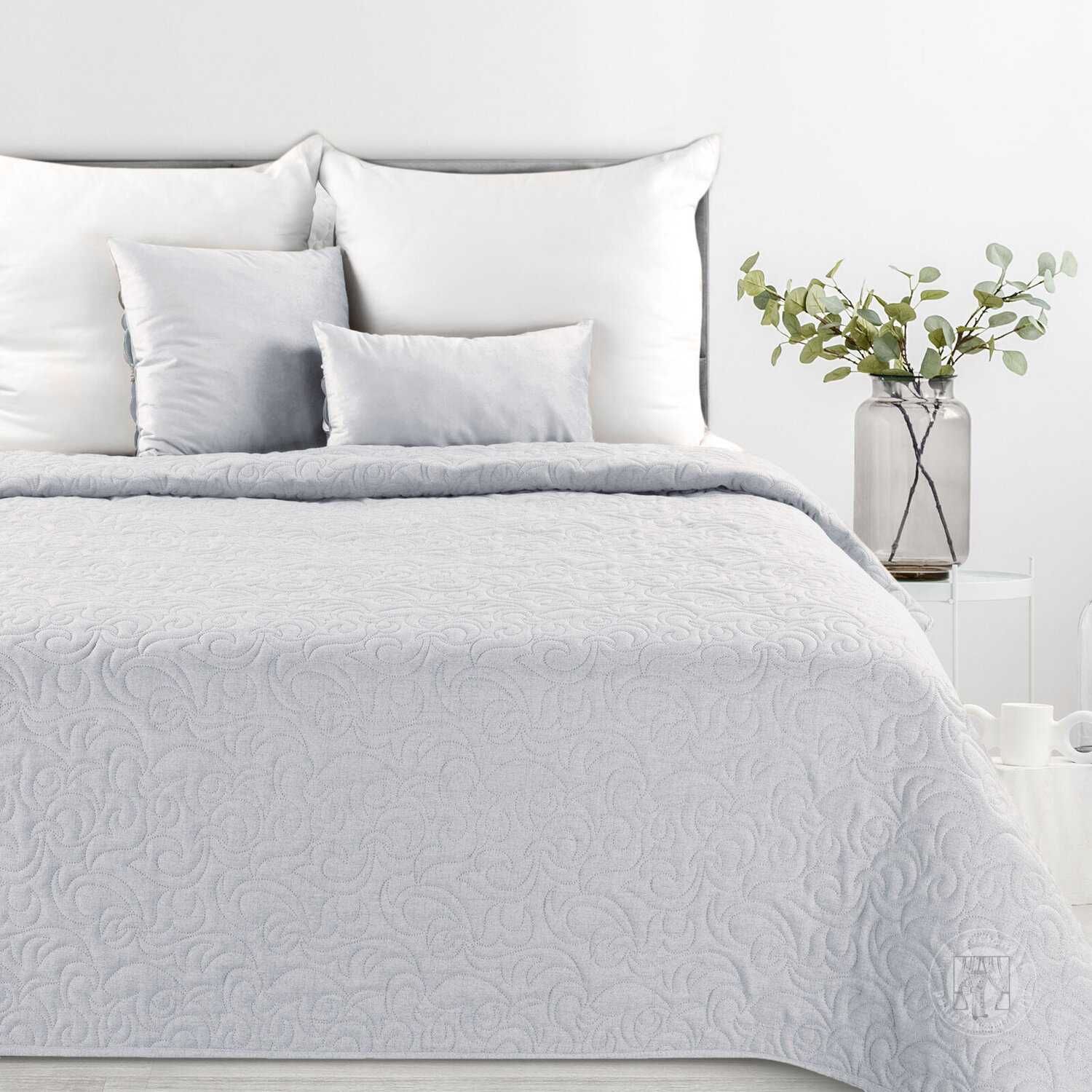 Prehoz na posteľ s ľanovou štruktúrou LEN4 200x220 cm strieborný