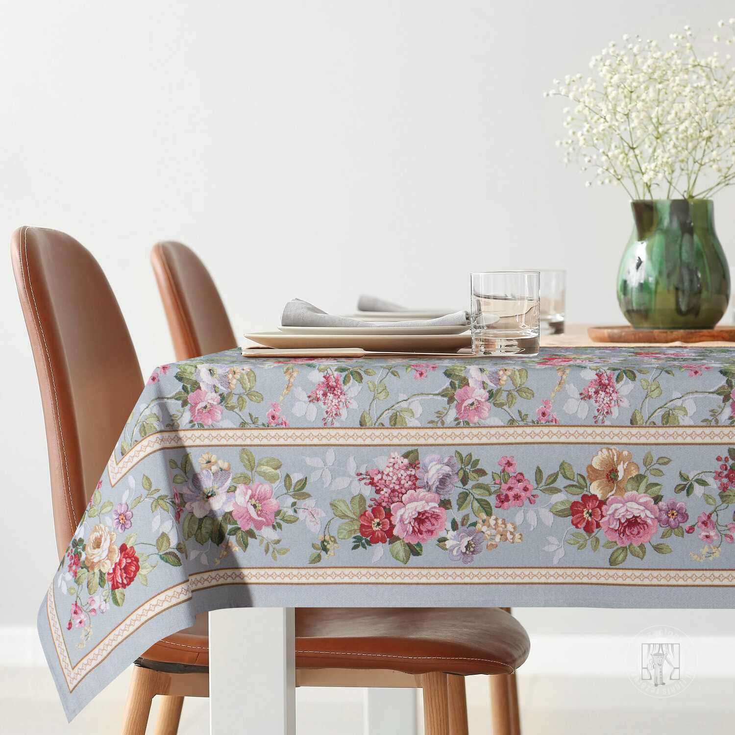 Gobelínový obrus 140x180cm sivý/kvetinový