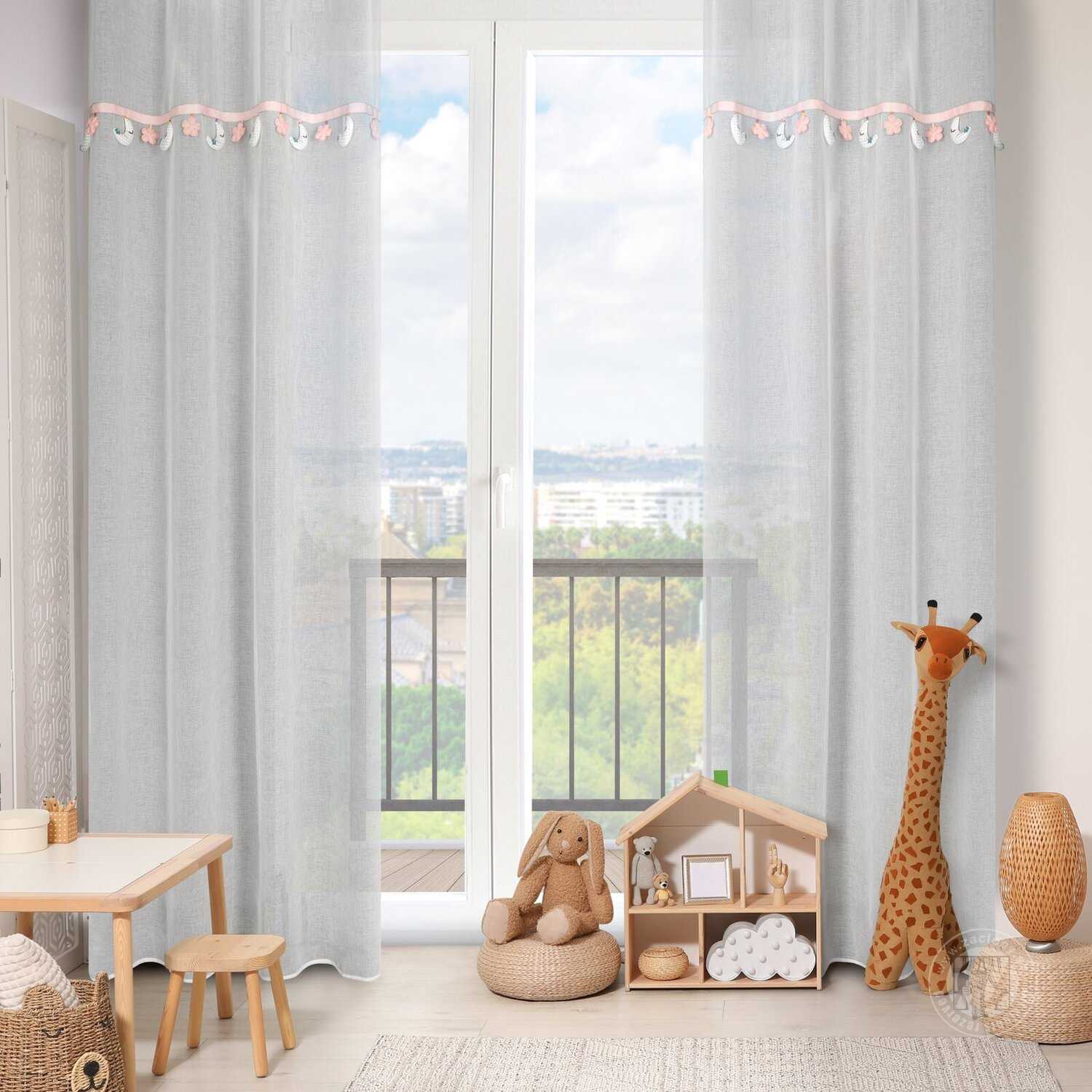 Záclona MOON na krúžkoch 140x250cm biela s mesiačikmi