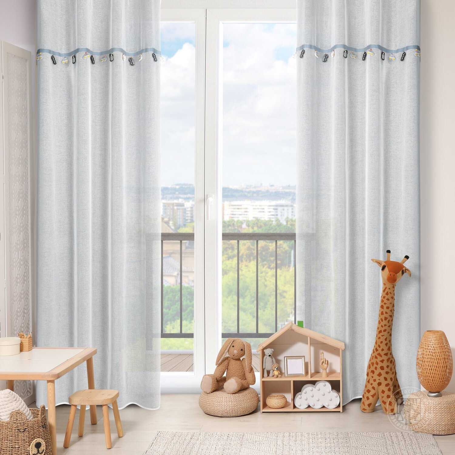 Záclona CAR na krúžkoch 140x250cm biela s autíčkami