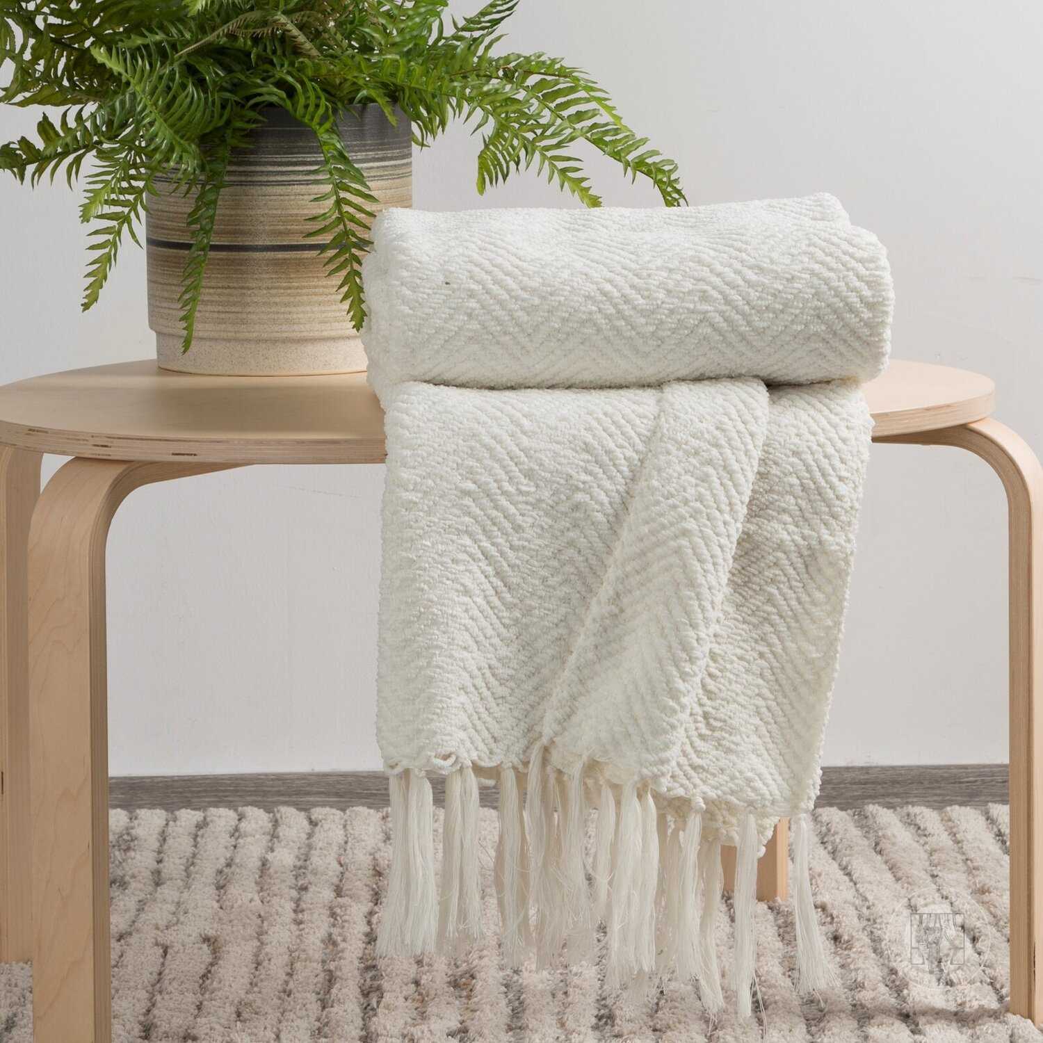 Deka tkaná so strapcami MILO 130x170cm biela