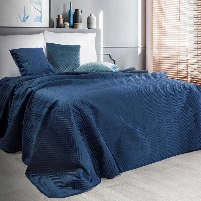 Zamatový prehoz na posteľ SOFIA 230x260 cm granátový