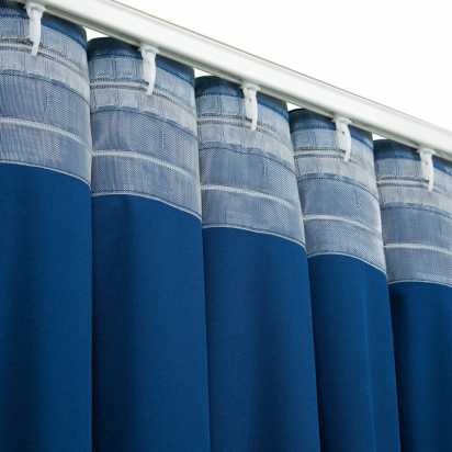 Ako zavesiť záclony s riasiacou páskou? Jednoduchý návod krok za krokom