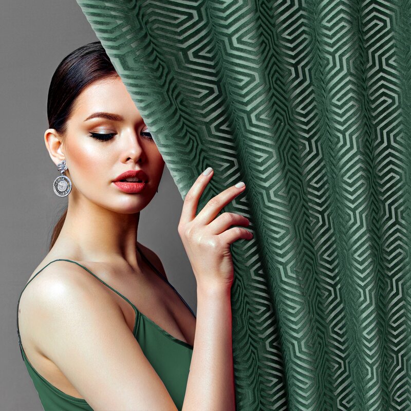 Záves PIERRE CARDIN INGA na krúžkoch tmavozelený 140x250cm 140x250