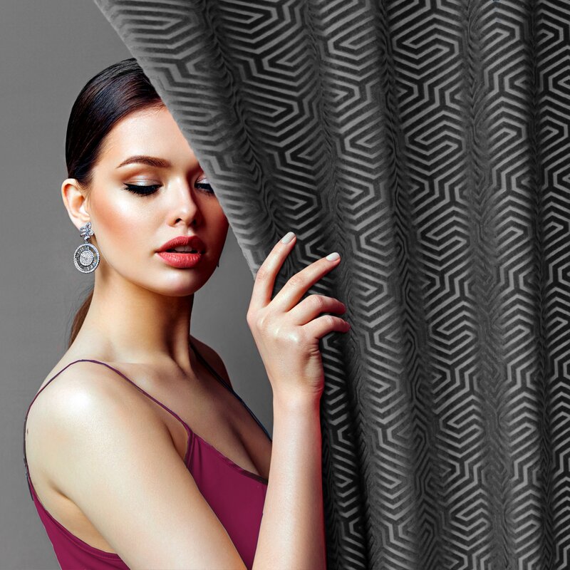 Záves PIERRE CARDIN INGA na krúžkoch čierny 140x250cm 140x250