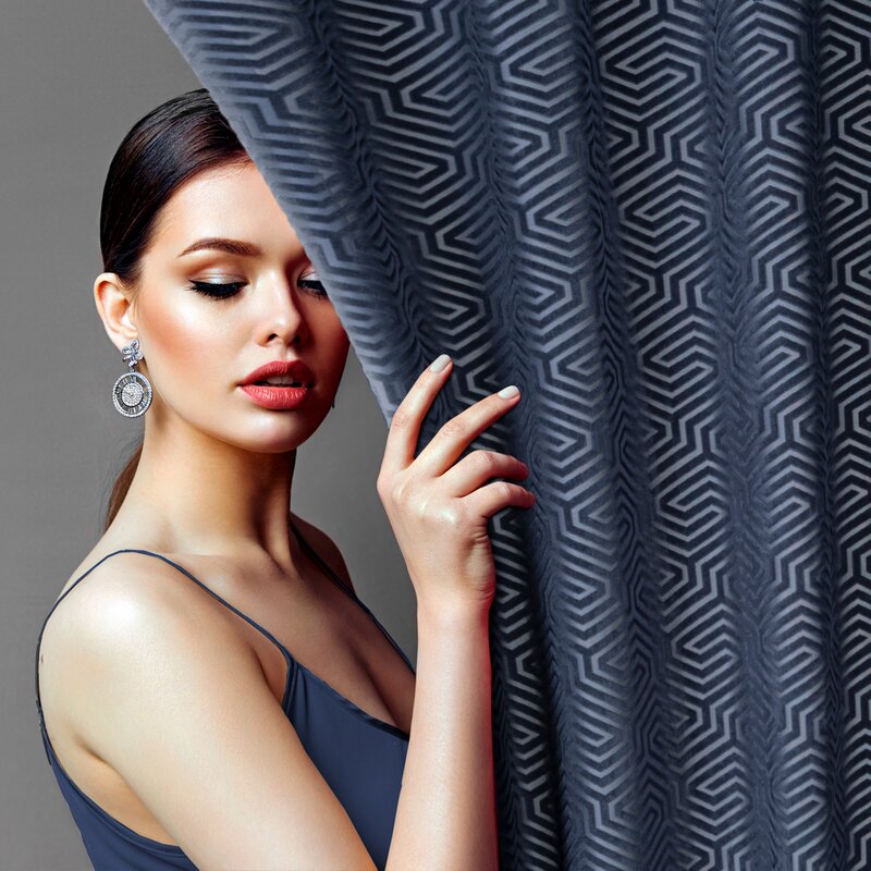 Záves PIERRE CARDIN INGA na krúžkoch granátový 140x250cm 140x250