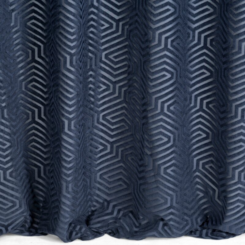 Záves PIERRE CARDIN INGA na krúžkoch granátový 140x250cm 140x250