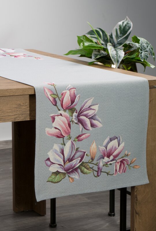 Gobelínový behúň na stôl so vzorom kvetov magnólie sivý 40x100